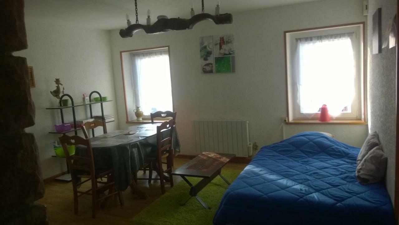 Gite appartement du pays des lacs de Pierre percée Celles-sur-Plaine Extérieur photo